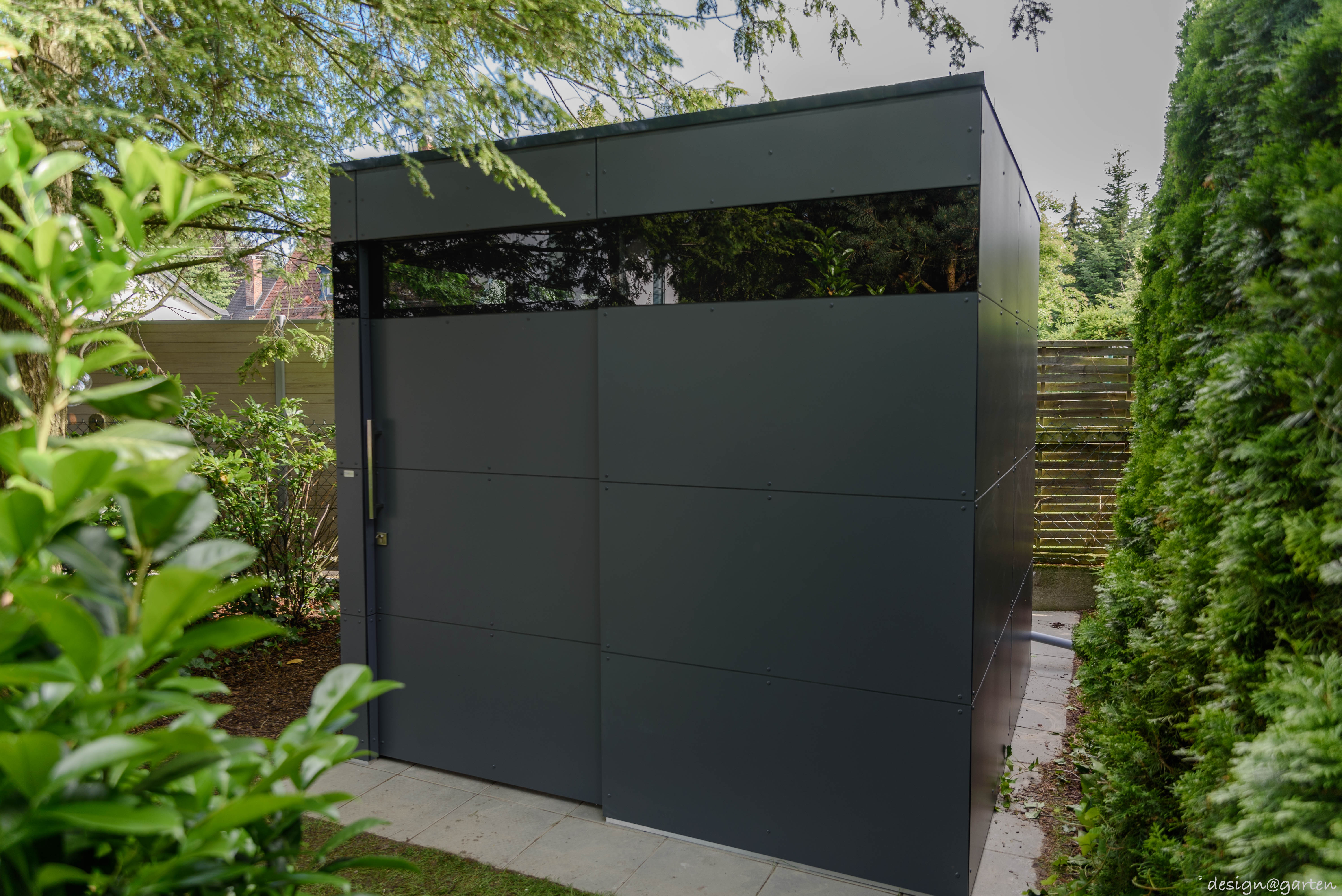 Design senza tempo: il moderno gazebo da giardino in HPL