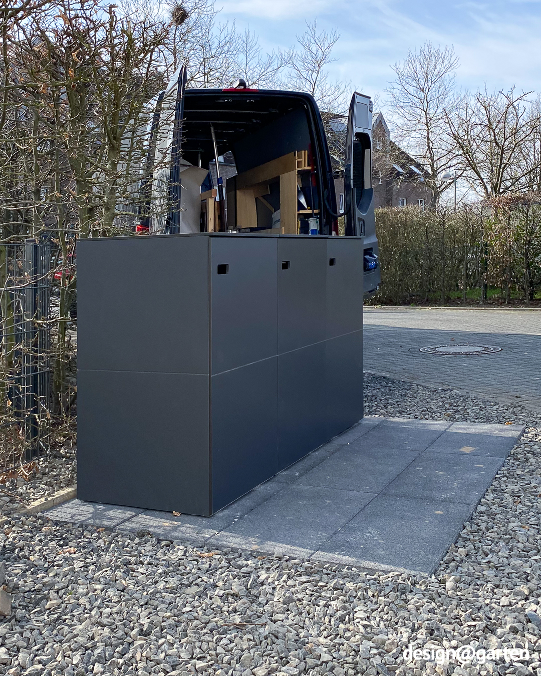 Box per bidoni della spazzatura moderno e resistente alle intemperie per 3 bidoni da 240 l