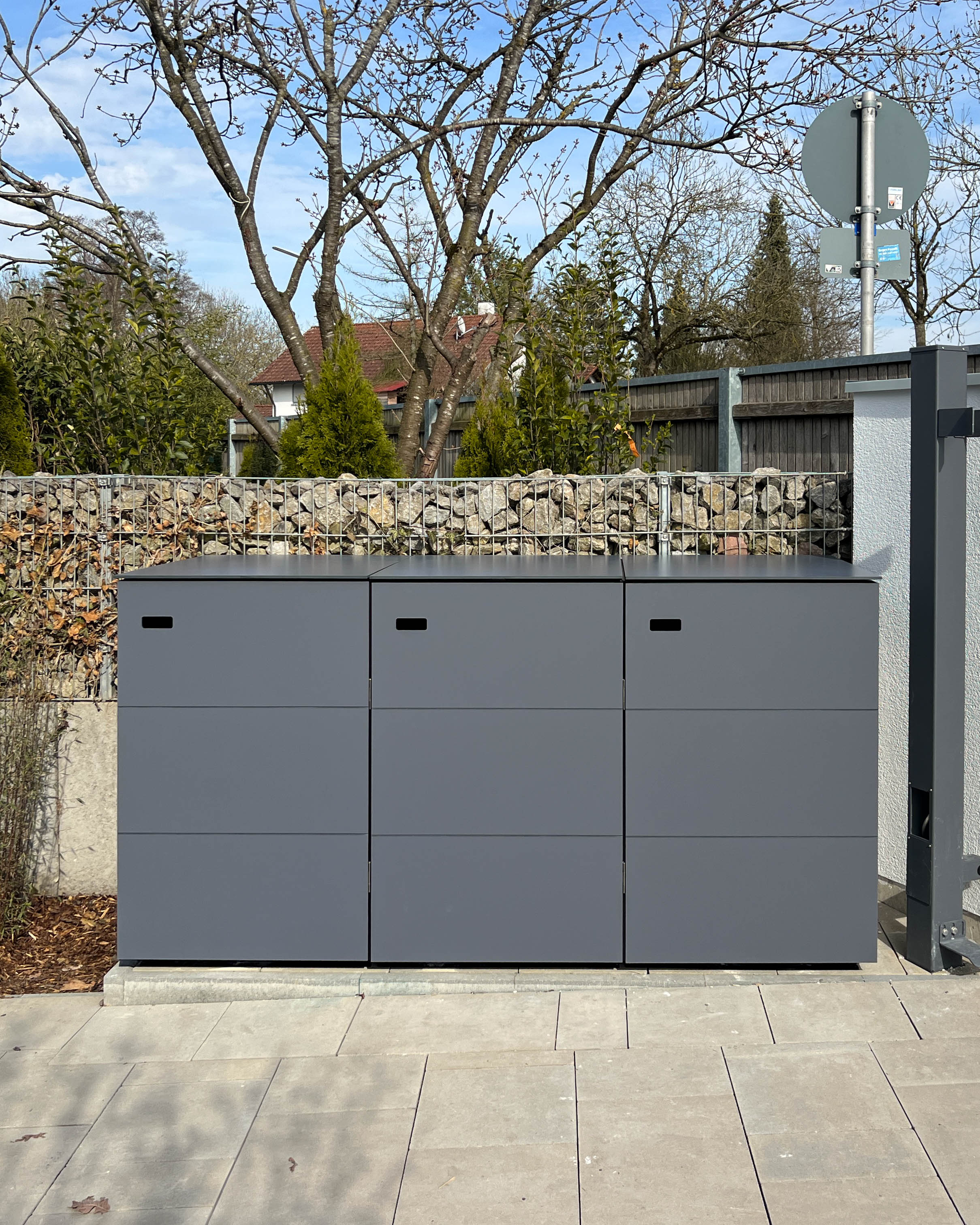 Mülltonnenunterstand für 3x 240-Liter-Tonnen [Übersetzung ausstehend]