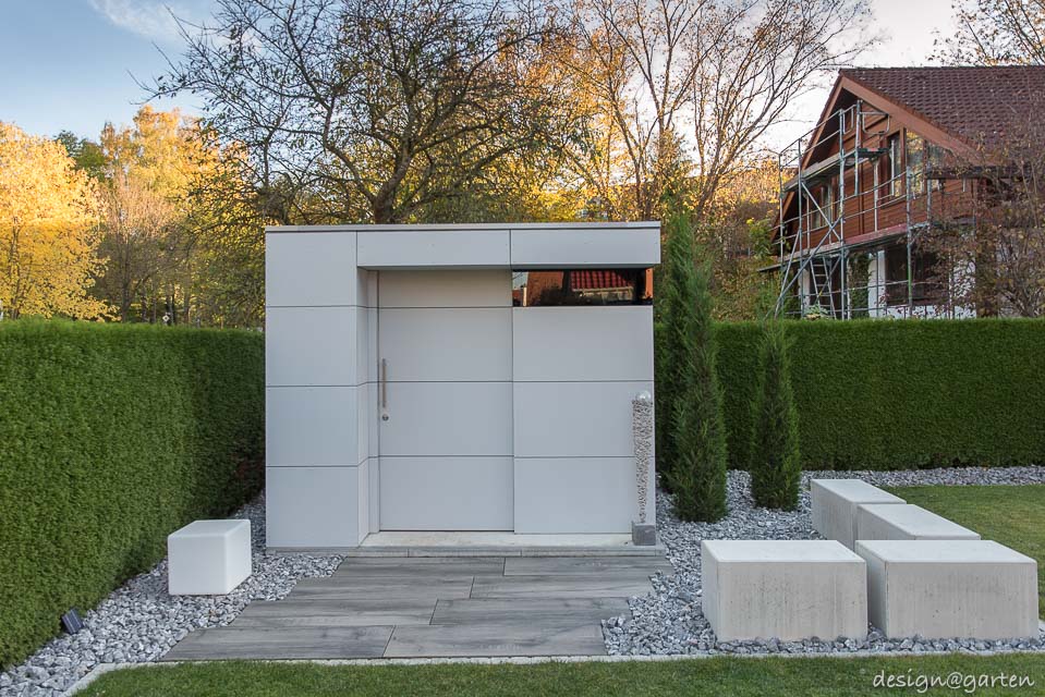 Elegante ampliamento dello spazio: la casetta da giardino di design con sporgenza